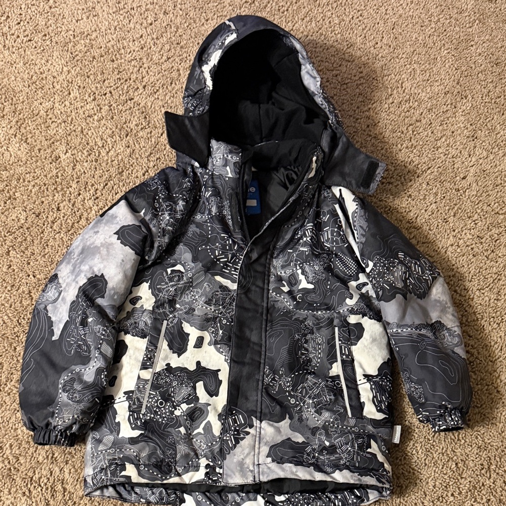 Lassie size US 6 youth hooded winter ski coat